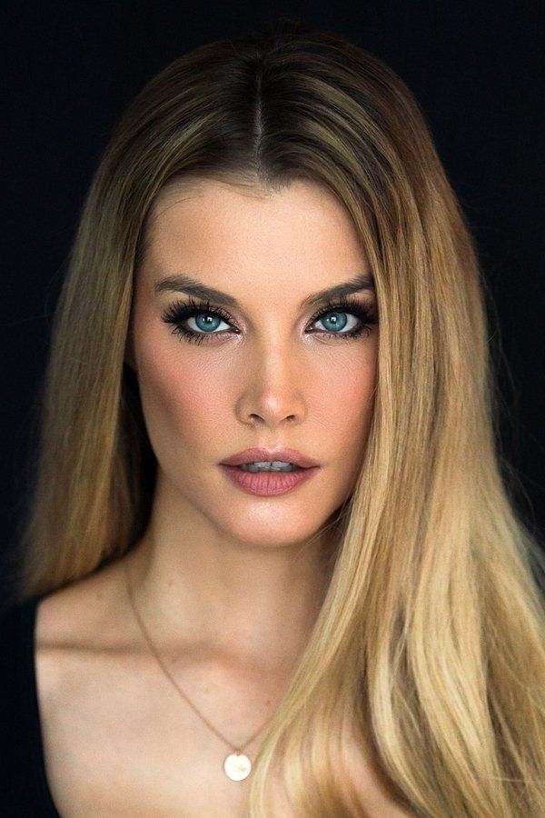 Emily Maddison – Foto