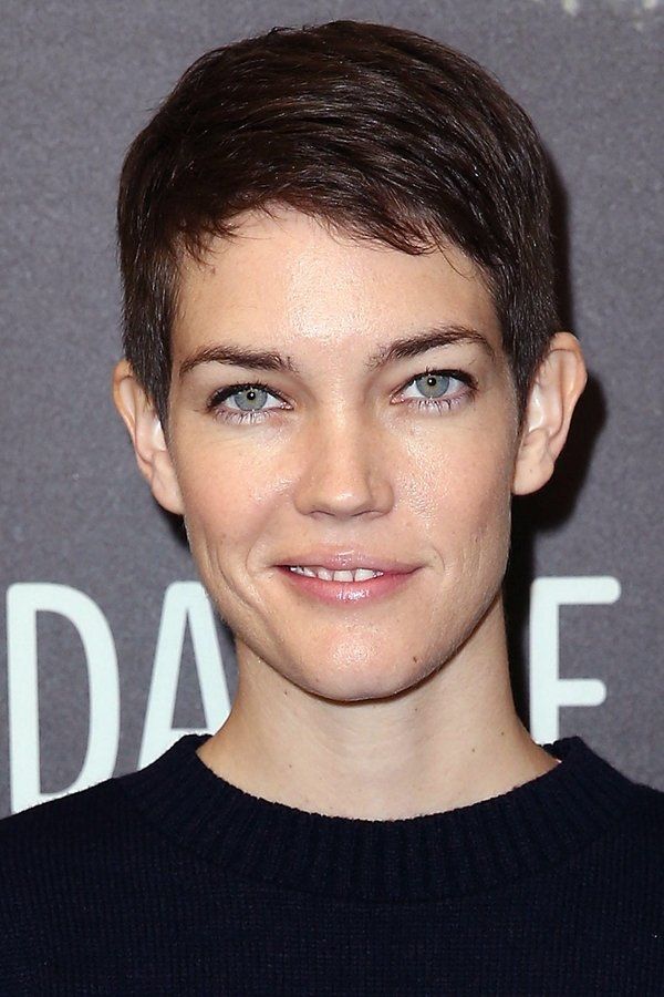 Celia Rowlson-Hall – Foto