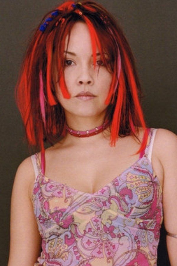 Dominique Davalos – Foto