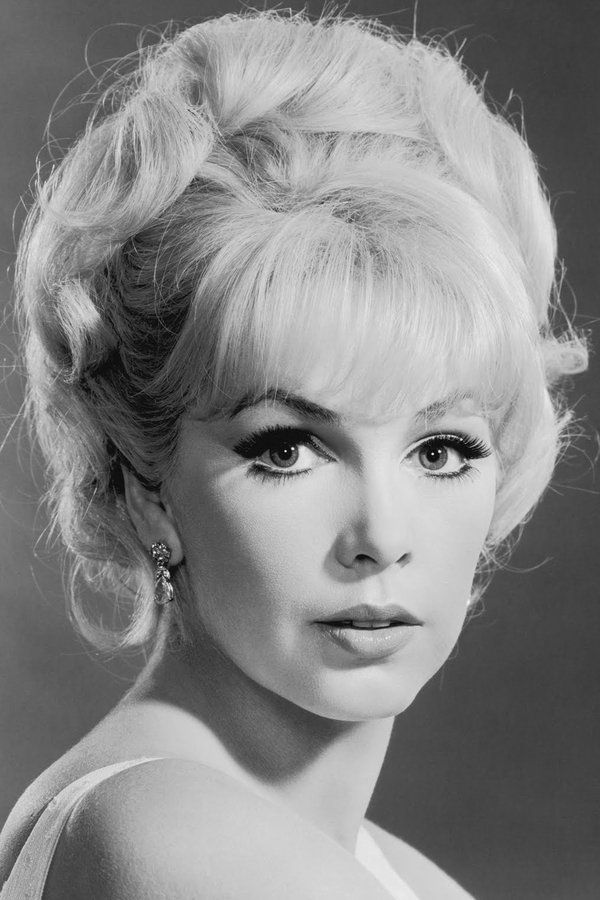 Stella Stevens – Foto