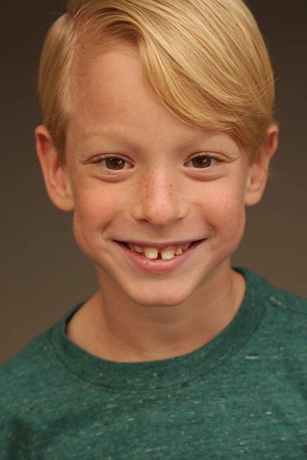 Evan Agos – Foto