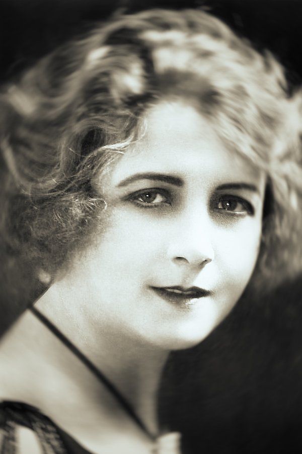Suzanne Bianchetti – Foto