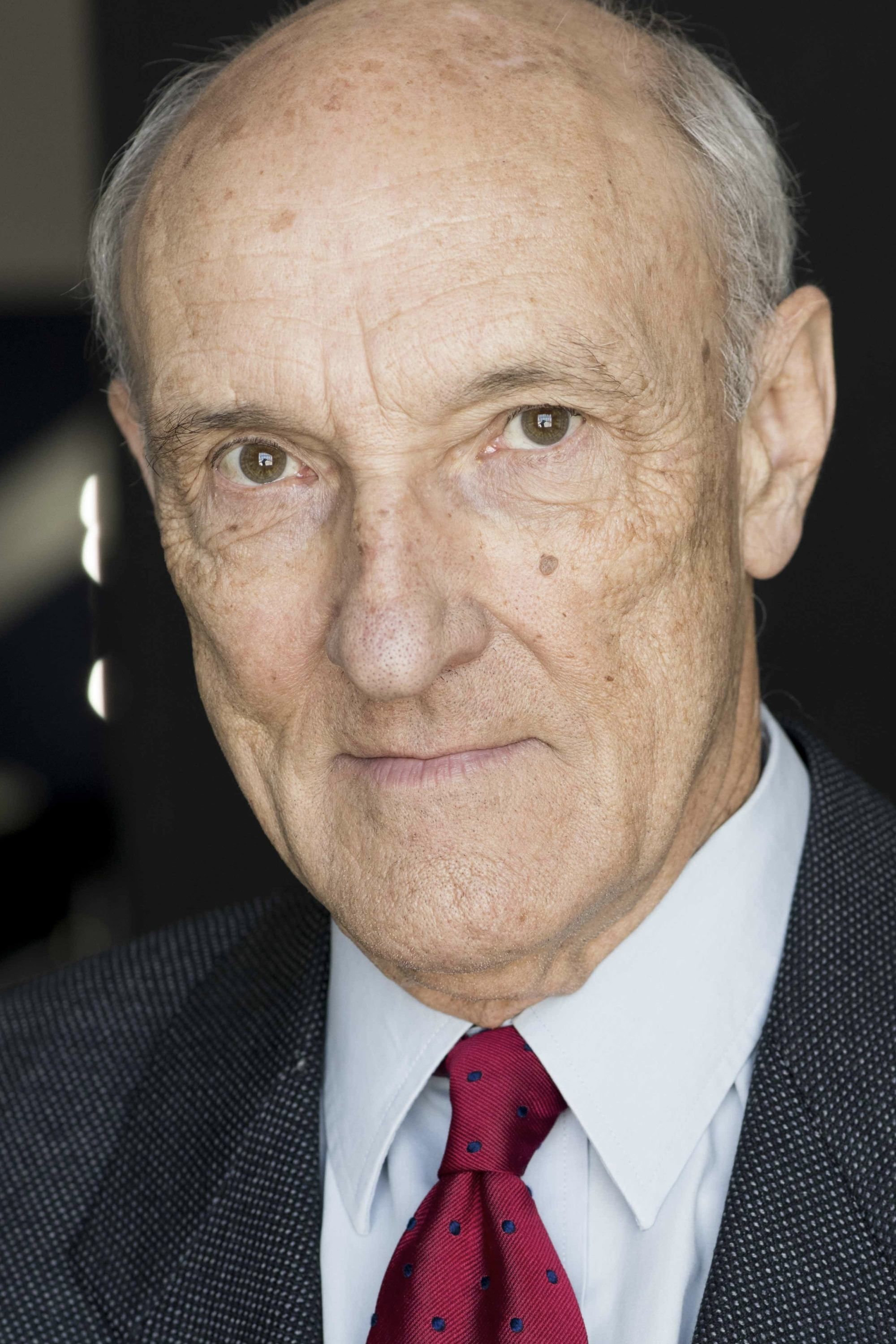 John Gowans – Foto