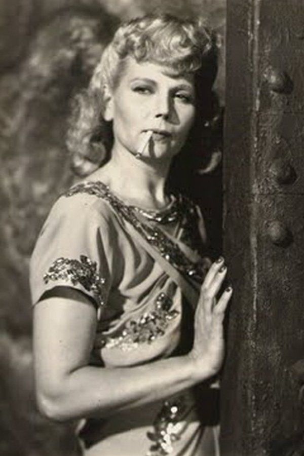 Joan Blair – Foto